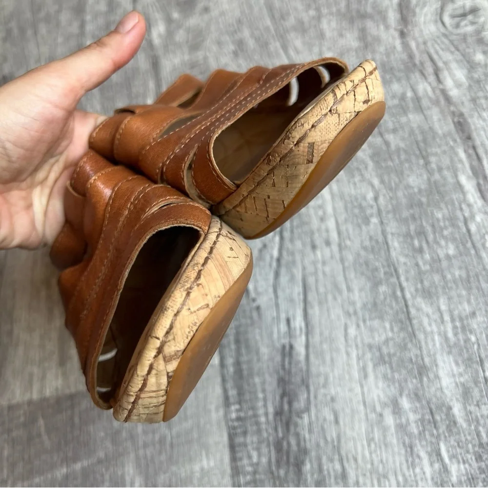 Born Butterfly Leather Wedges Comfort Brown Women's Size 9 Sandals